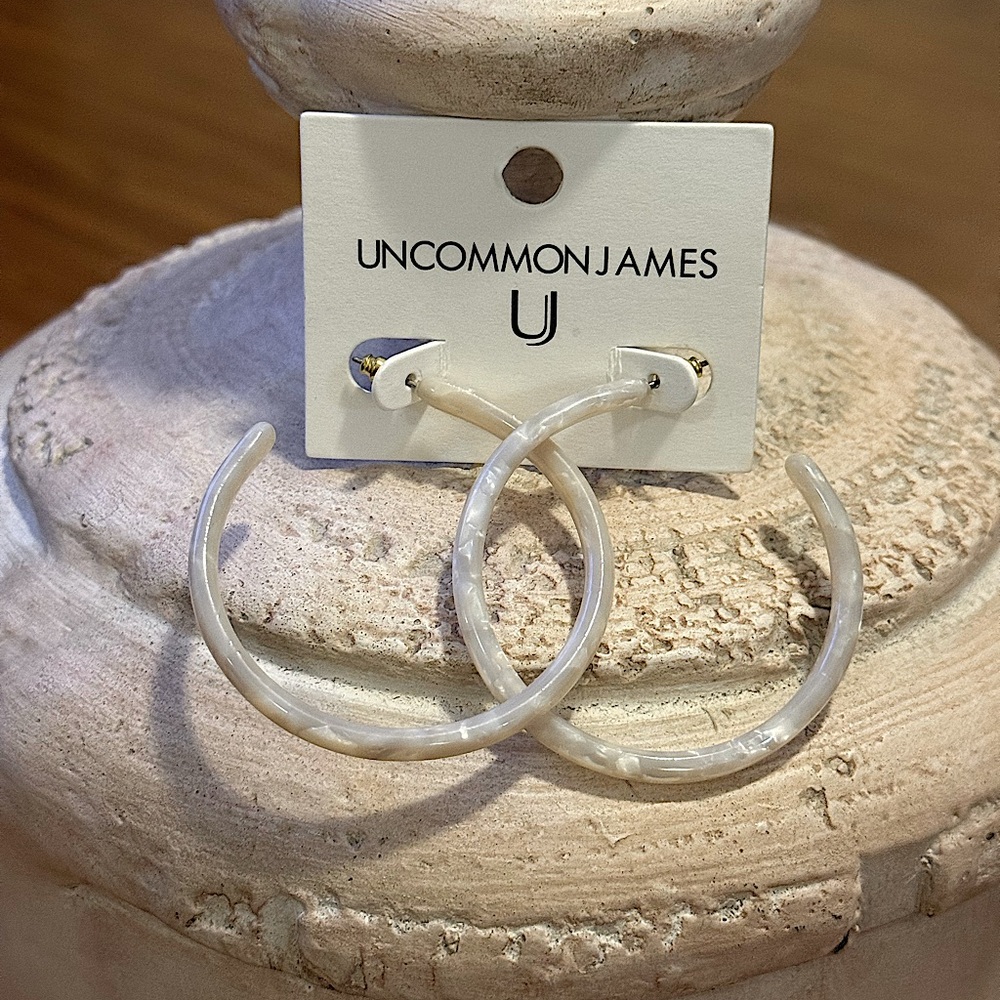 🎉🩷SALE🩷🎉 🆕🤍UNCOMMON JAMES: “LAFE” White Marbled Hoops